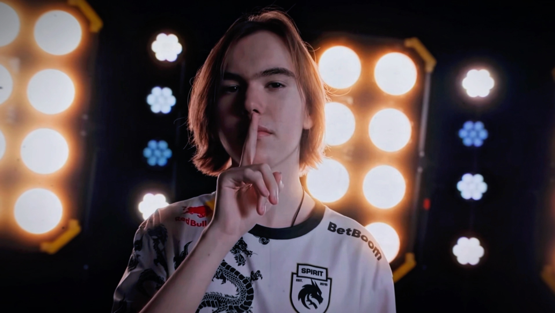 今年英雄联盟S12全球总决赛，将在NBA球队金州勇士主场场馆举行